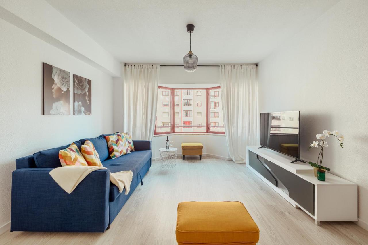 Elegant 3 Bedroom Apt - City Centre - Garage - Metro Lisboa Kültér fotó