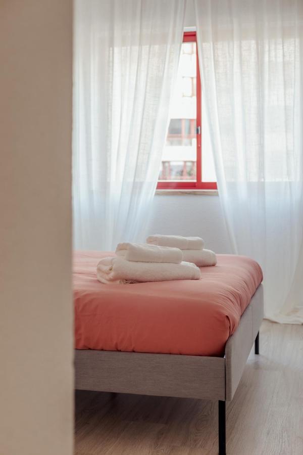 Elegant 3 Bedroom Apt - City Centre - Garage - Metro Lisboa Kültér fotó