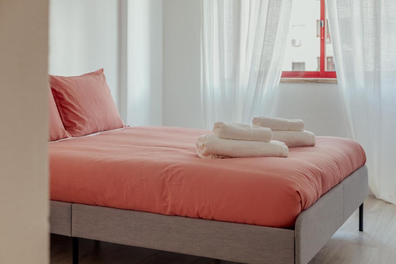 Elegant 3 Bedroom Apt - City Centre - Garage - Metro Lisboa Kültér fotó
