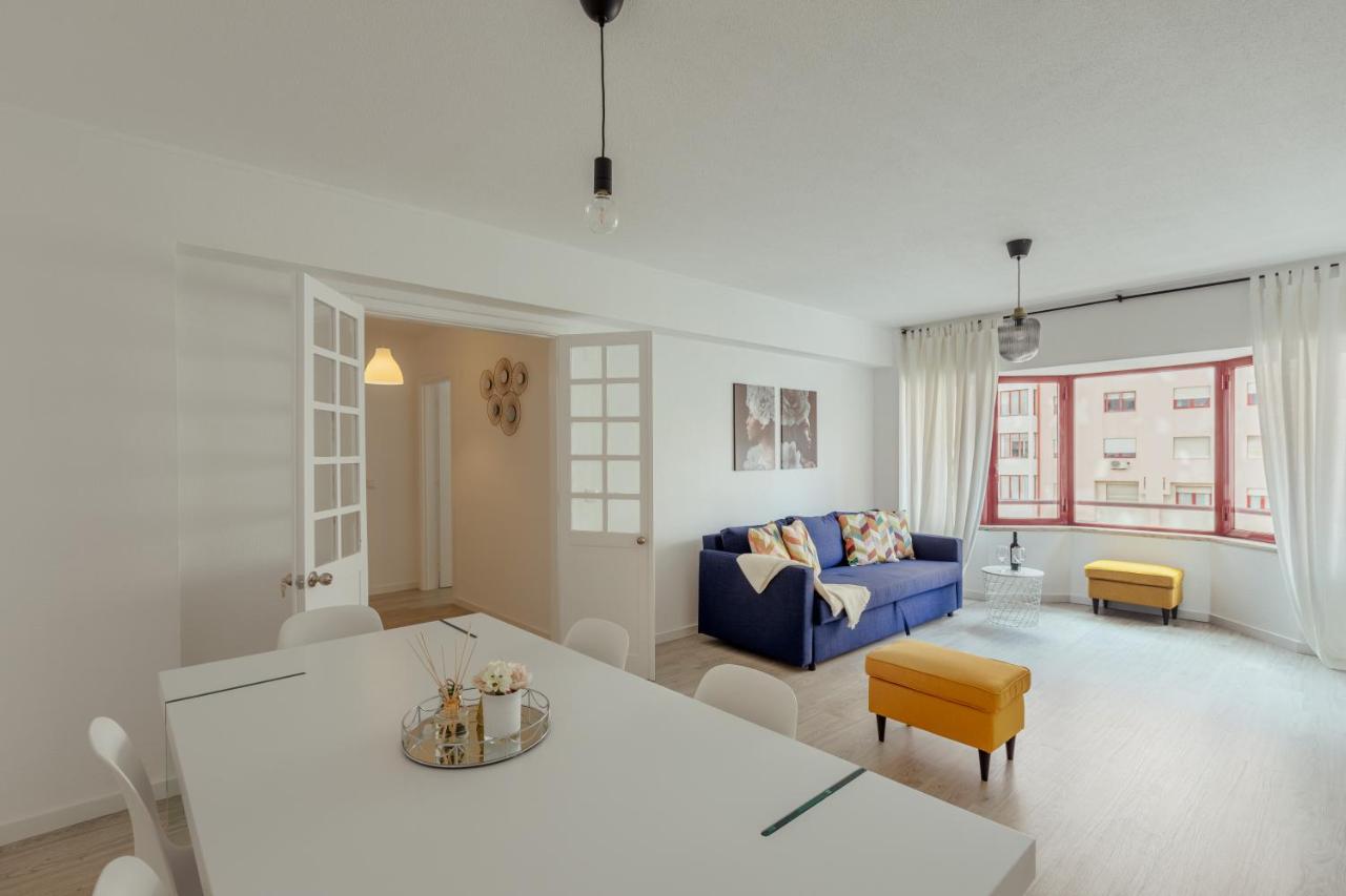 Elegant 3 Bedroom Apt - City Centre - Garage - Metro Lisboa Kültér fotó