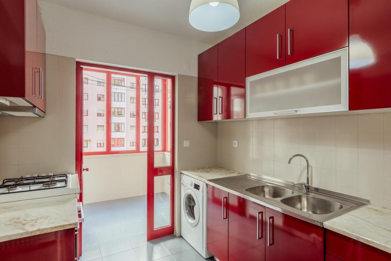 Elegant 3 Bedroom Apt - City Centre - Garage - Metro Lisboa Kültér fotó
