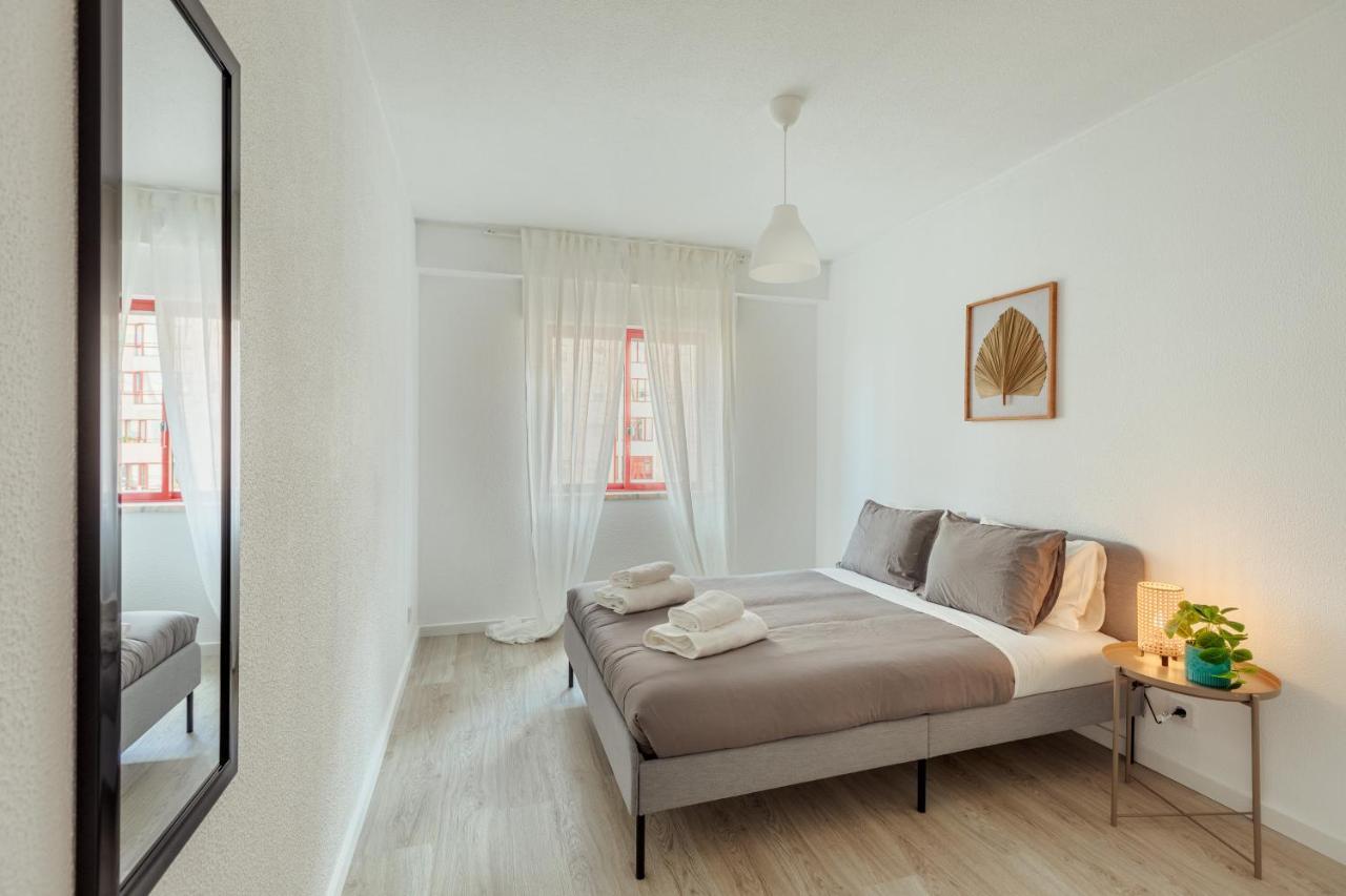 Elegant 3 Bedroom Apt - City Centre - Garage - Metro Lisboa Kültér fotó