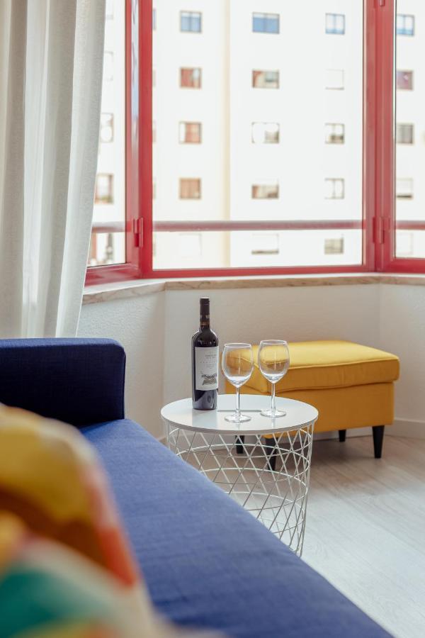 Elegant 3 Bedroom Apt - City Centre - Garage - Metro Lisboa Kültér fotó