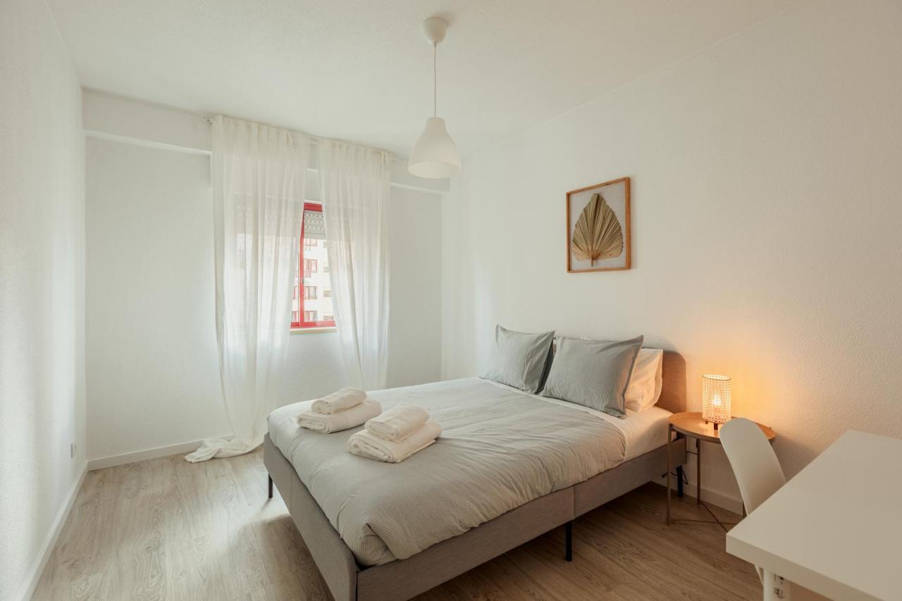 Elegant 3 Bedroom Apt - City Centre - Garage - Metro Lisboa Kültér fotó