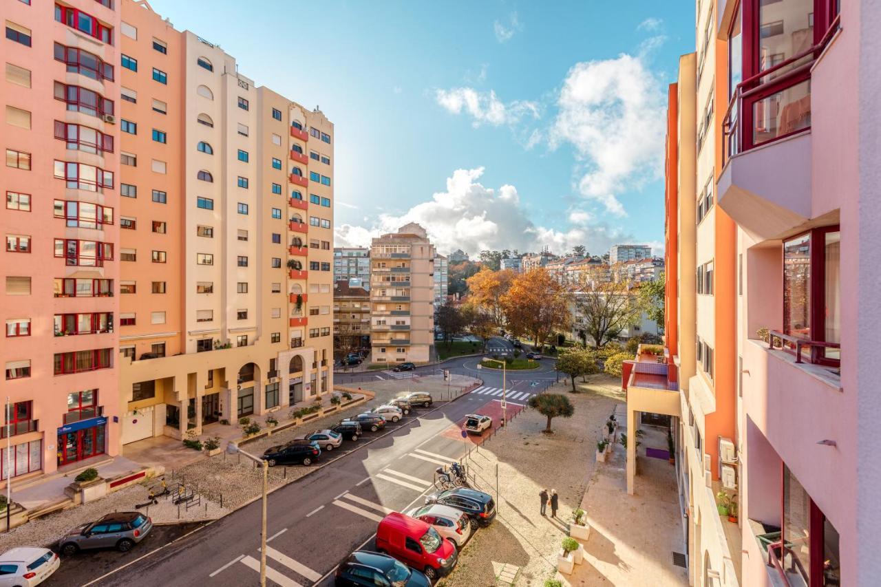 Elegant 3 Bedroom Apt - City Centre - Garage - Metro Lisboa Kültér fotó