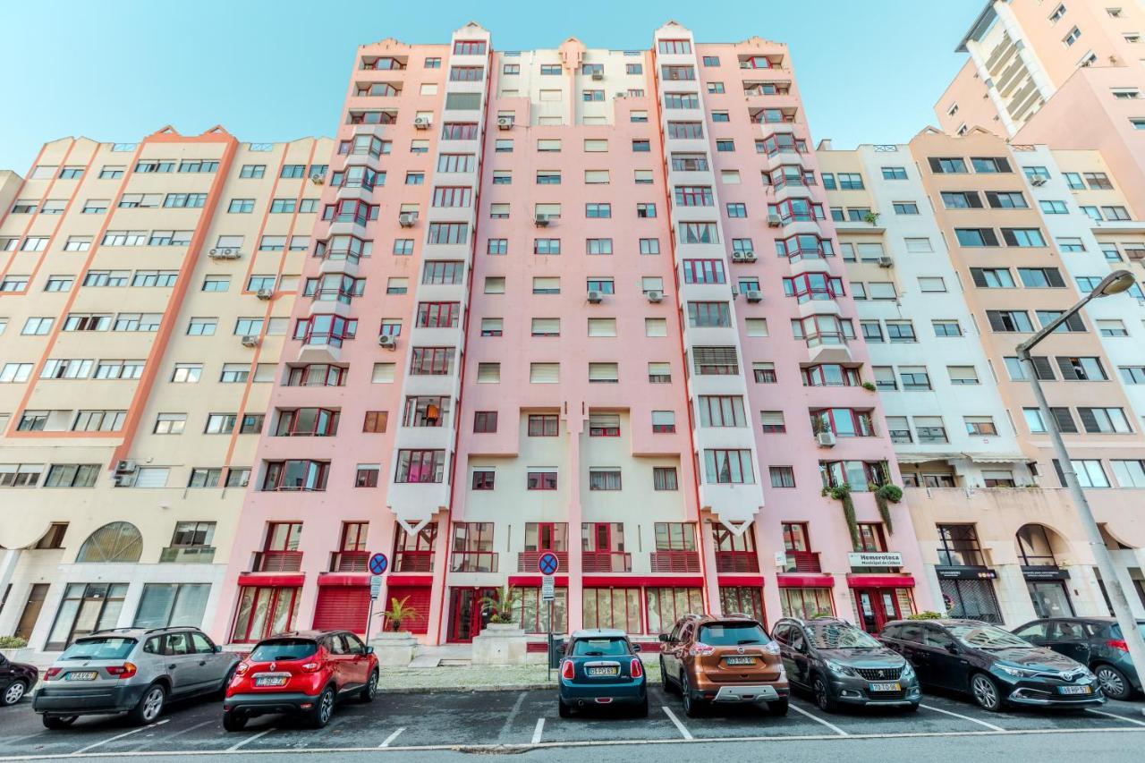 Elegant 3 Bedroom Apt - City Centre - Garage - Metro Lisboa Kültér fotó